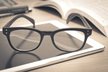 河南省鹤壁山城区到山东日照坐 小轿车有多少公里-